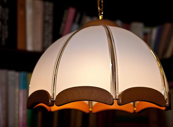 nowoczesne lampy wiszące nad stół